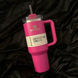Camellia Pink 40 oz new with all tags